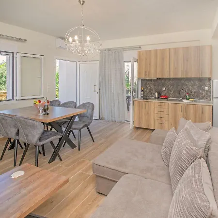 Апартаменты Pasithea House *